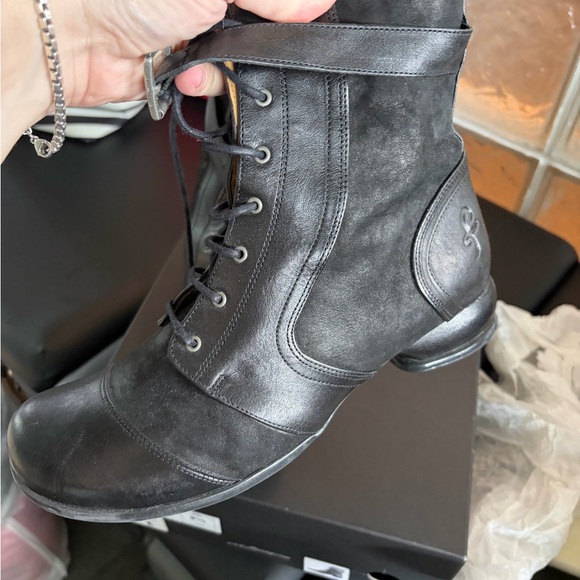 John Fluevog Elliston Black Fellowship Buckle Boots - Picture 6 of 7